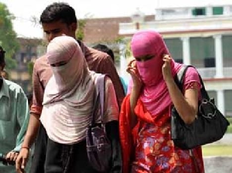 People suffering from heat stroke Thpedhanne