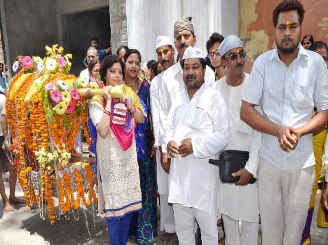 The city removed Sai sedan Travel