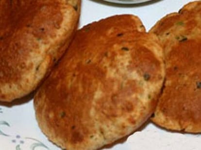 Halwai will throw in hot oil in raibareli