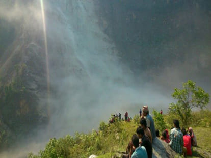 threat to earthquake in himalayan range in winter.