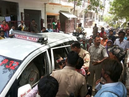 A girl threatened her family to kill herself.