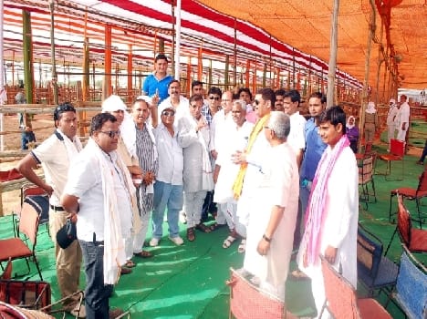 seven people will shar the stage with PM