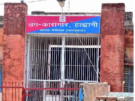 In the eyes of the police who came to visit prison
