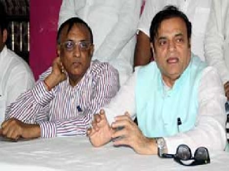 Abu Azmi Sed, Not difrent Between Ovaise & Togadia