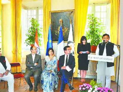 Akhilesh yadav promote kannauj perfume in france