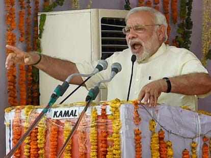 Suit Boot ki Sarkar is definitely better than Suitcase says narendra modi