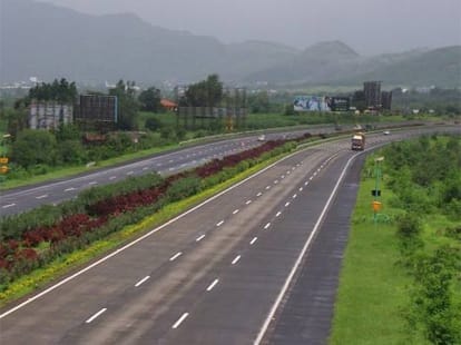 india will make two lane road in china border.