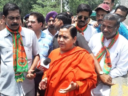 pm need not answer on silly issues, sadananda gowda at vyapam scam