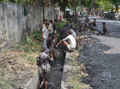 Cleaning of drains slow Tlijadh