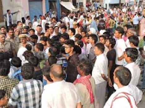 After taking bodies jammed, sought compensation