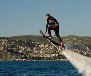 Canadian sets new hoverboard distance record