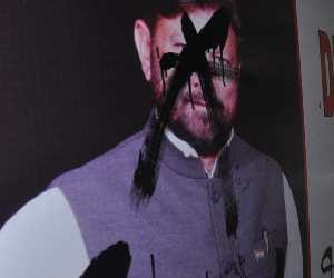 doctors protest against health minister lal singh