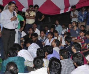  pardeep kasni visit to rohtak pgi, meeting with striker doctors