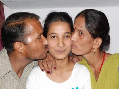 uttarakhand board 12th topper anajali rawat.
