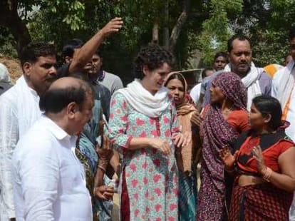 Priyanka Gandhi attacks on Smriti Irani.