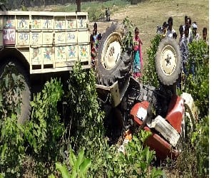 tractor - trolly accident, three people injuried