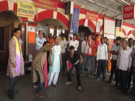 Street cleaning and security of the lessons taught by drama