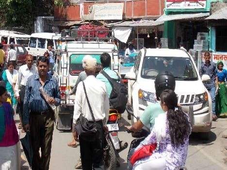 Traffic control in Bageshwar