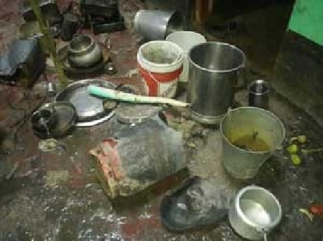 Cooking food worn cylinder time, women bern