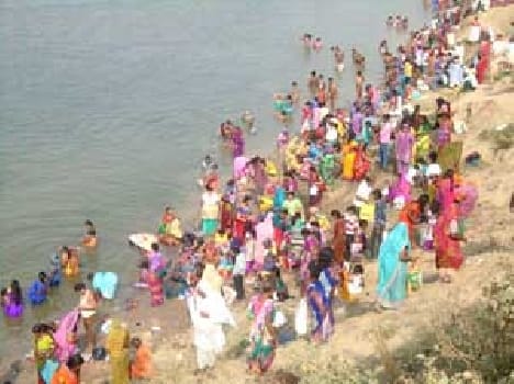 devotee took plung in river ganga