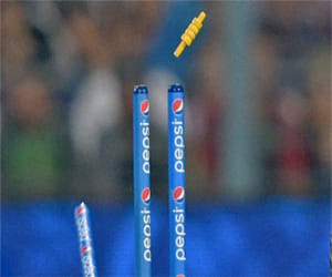 Elton Chigumbura suspended for two ODIs