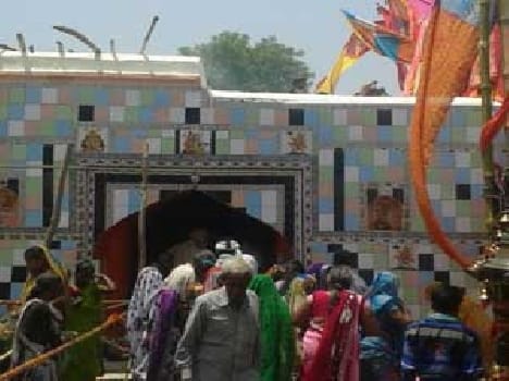 Raur Baba devotees descended Fair