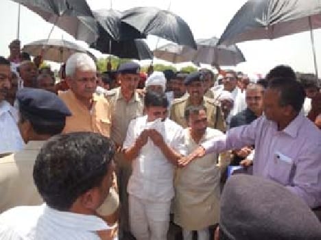 Srswan Collectorate performed by village people , food , kerosene distribution arbitrary charges