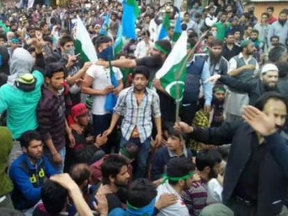 once again flag of pakistan has been raised in srinagar 