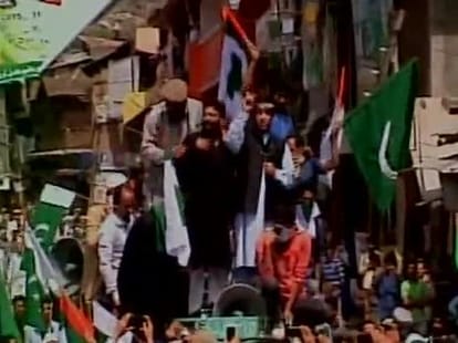 pakistan flag hosting in jammu & kashmir issue