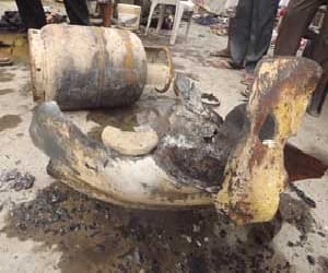 Gas cylinder exploded, two childrens died. 