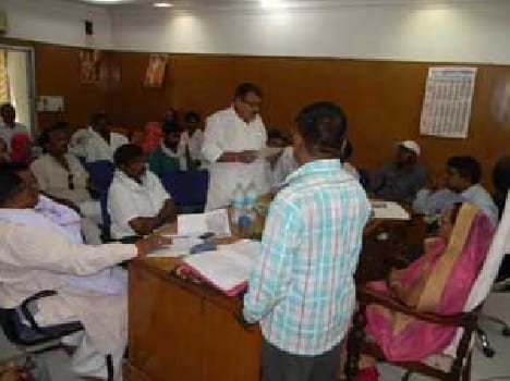 Stormy meeting of the Municipal Board