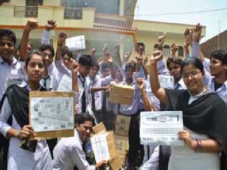 Students rally for de-addiction out