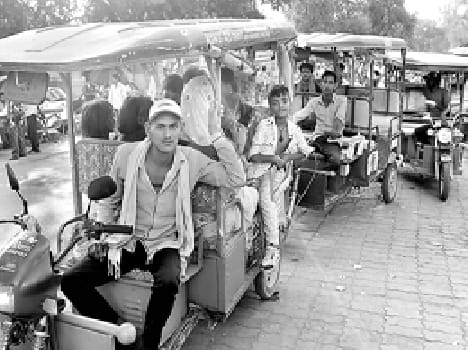 Municipality e-rickshaws will charge tax