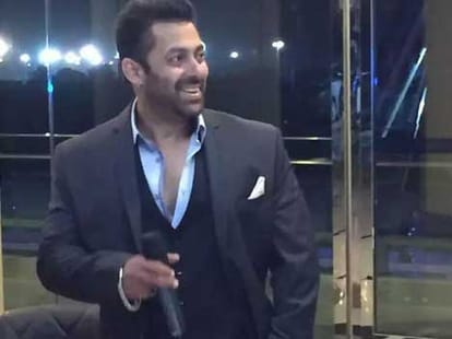 salman and saharukh are coming close again