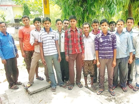 The students plan to homeless hostel