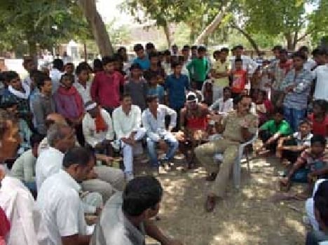 Money shopkeepers beaten on demand, sabotage.