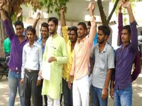 Students meet DM 