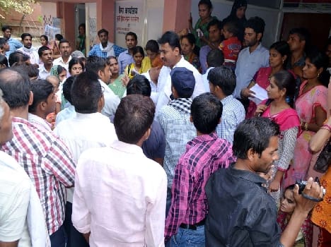 Illegal recovery fierce Shicshamitr CMO commotion in the office