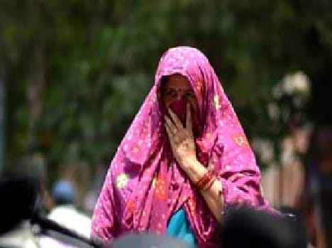 Strong gale , crash sprinkle mercury , the mercury dropped to four degrees