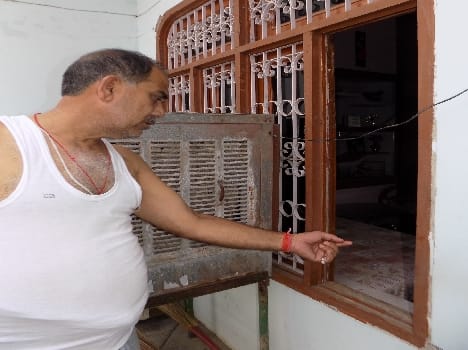 Close to home, jewelery and cash stolen half a million