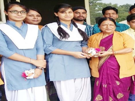 Bajaj honored meritorious public school