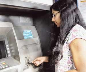 one lakh rupees theft