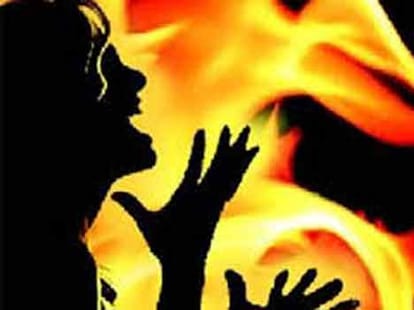 woman burnt alive on opposing husband's extramarital affairs 