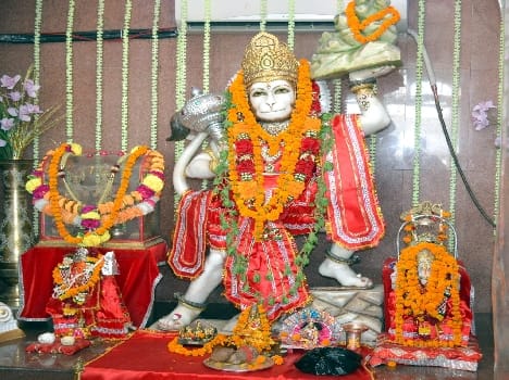 Floral Hanuman temple , day Gunje Jaykare