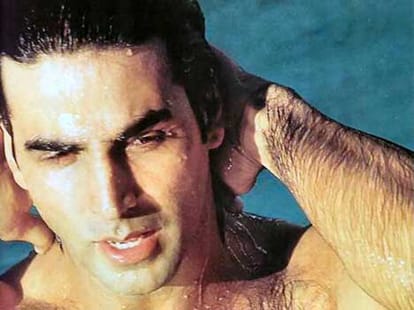 akshay is having romance in france