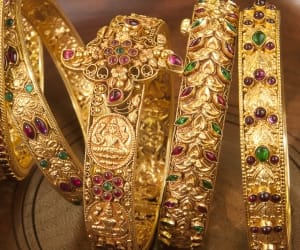 thieves sell ornaments in other states 