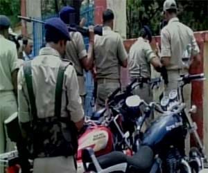 firing in hazaribagh court, three killed