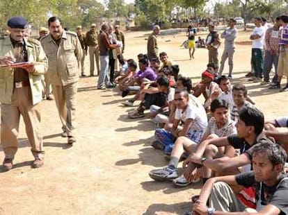 government's new decree on police recruitment