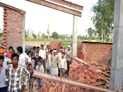 The controversy over the new shrine, police stopped his treatment work