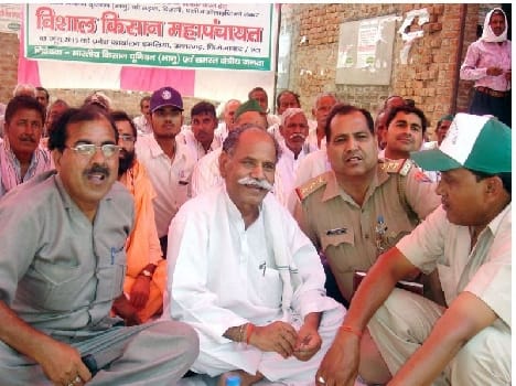 After assurance of farmers end protest